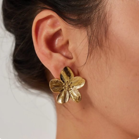 🍏50% OFF/3+...Statement Flower Stud Earrings (Gold color) - Picture 5 of 16